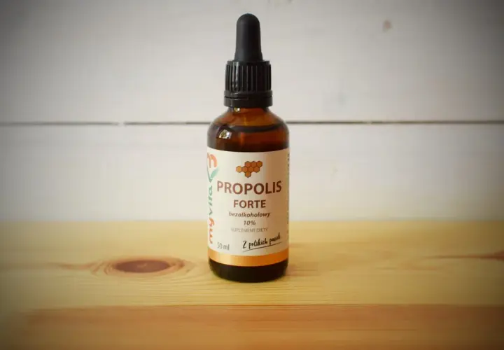 Butelka z kroplomierzem zawierająca propolis na wodzie, 10% suplement diety z polskich pasiek.