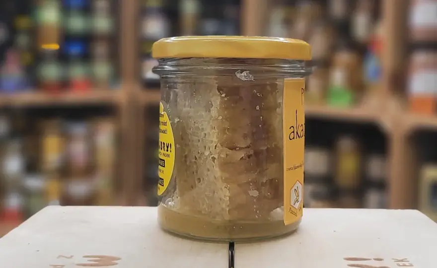 Miód na zatoki. Jak stosować go bezpiecznie i kiedy do lekarza?