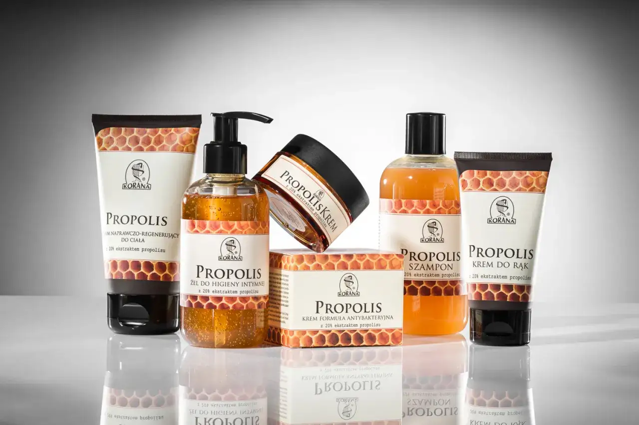 Krem do rąk, żel do higieny intymnej i szampon z propolisem. Produkty Korana z ekstraktem propolisu na skórę.